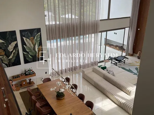 Casa com 1100m² 4 quartos e 8 banheiros, à venda, no bairro Quinta das Paineiras em Jundiaí