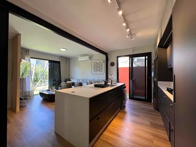 Casa com 164m² 3 quartos e 3 banheiros, à venda, no bairro Jurerê Internacional em Florianópolis
