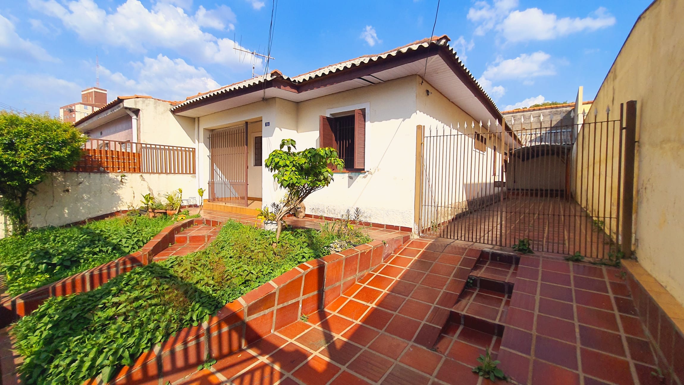 Linda Casa Térrea com 03 dorm. à venda na Vila Brasilândia