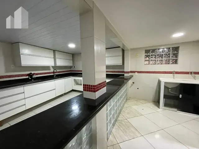 Casa com 200m² 4 quartos e 4 banheiros, à venda, no bairro Miguel Couto em Nova Iguaçu