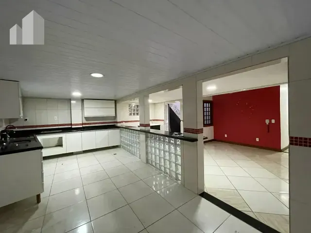 Casa com 200m² 4 quartos e 4 banheiros, à venda, no bairro Miguel Couto em Nova Iguaçu