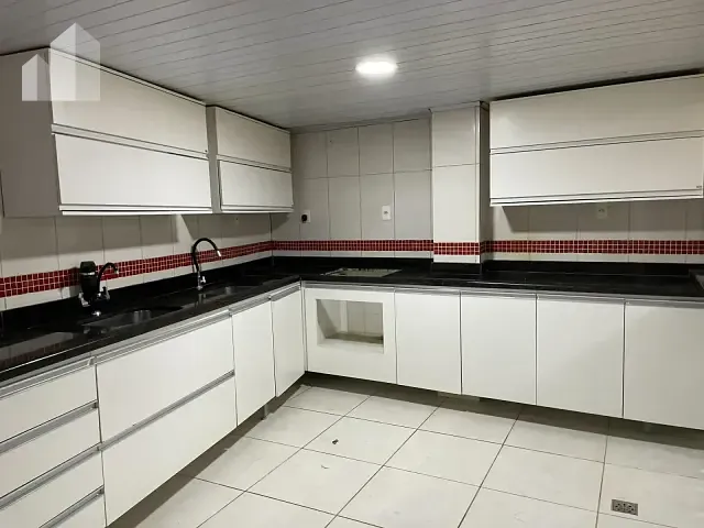 Casa com 200m² 4 quartos e 4 banheiros, à venda, no bairro Miguel Couto em Nova Iguaçu