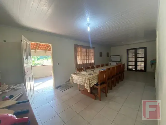 Casa 6 quartos e 3 banheiros, à venda, no bairro Centro em Itapoá