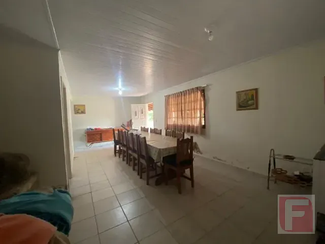 Casa 6 quartos e 3 banheiros, à venda, no bairro Centro em Itapoá