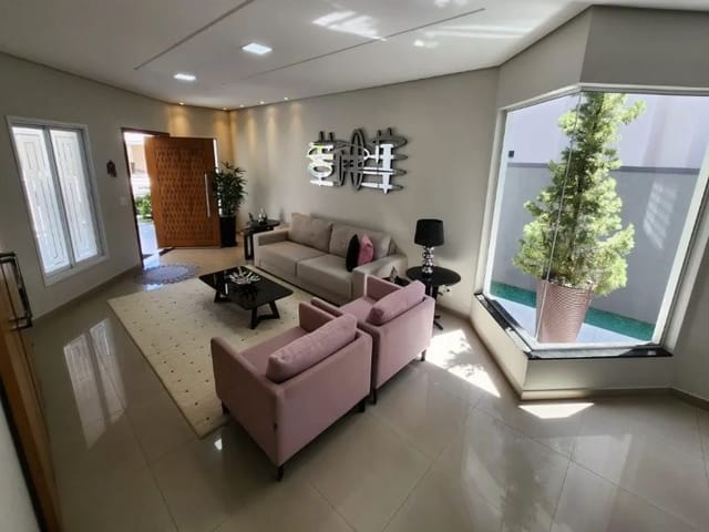 Casa com 250m² 4 quartos e 4 banheiros, à venda, no bairro Urbanova em São José dos Campos