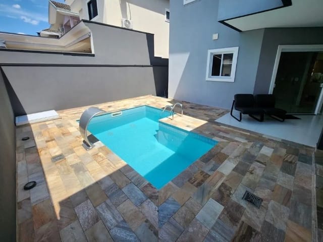 Casa com 250m² 4 quartos e 4 banheiros, à venda, no bairro Urbanova em São José dos Campos