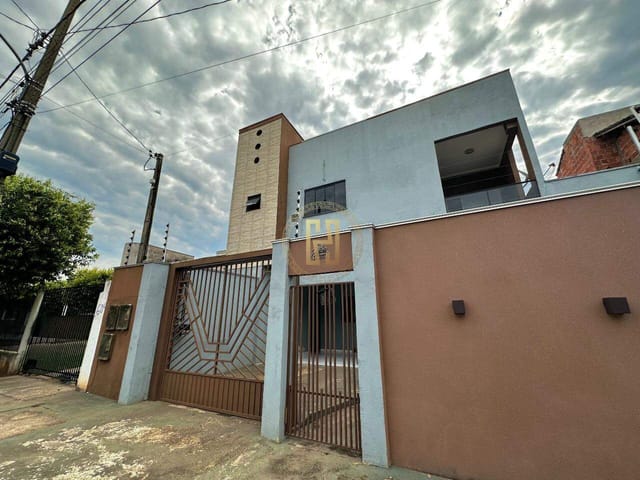 Casa com 324m², à venda, no bairro Residencial das Acácias em Nova Mutum