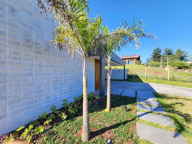 Casa com 1700m² 4 quartos e 5 banheiros, à venda, no bairro Esperança em Londrina