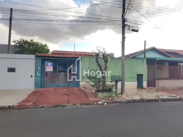 Casa com 250m² 4 quartos e 2 banheiros, à venda, no bairro Jardim Riviera em Cambé