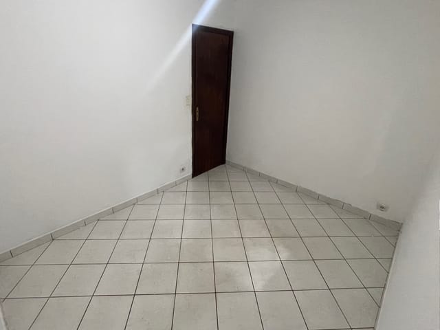 Casa com 90m² 2 quartos e 2 banheiros, para alugar, no bairro Jardim Roberto em Osasco