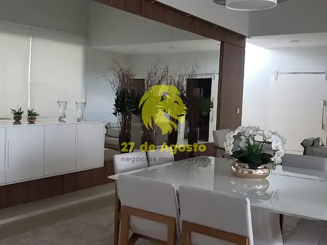 Casa com 1000m² 4 quartos e 8 banheiros, à venda, no bairro Dois Córregos em Valinhos