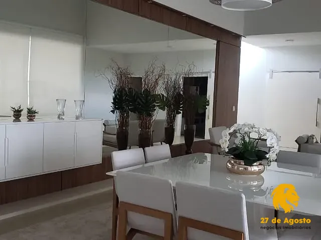 Casa com 1000m² 4 quartos e 8 banheiros, à venda, no bairro Dois Córregos em Valinhos