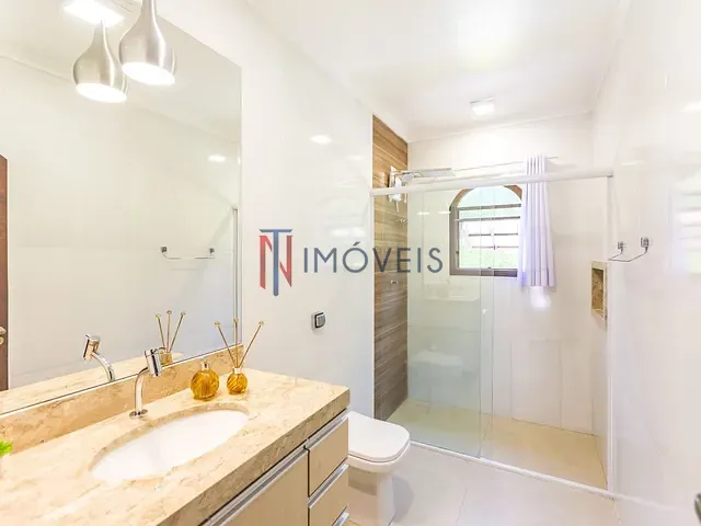 Casa com 550m² 4 quartos e 2 banheiros, à venda, no bairro Recreio Maristela em Atibaia