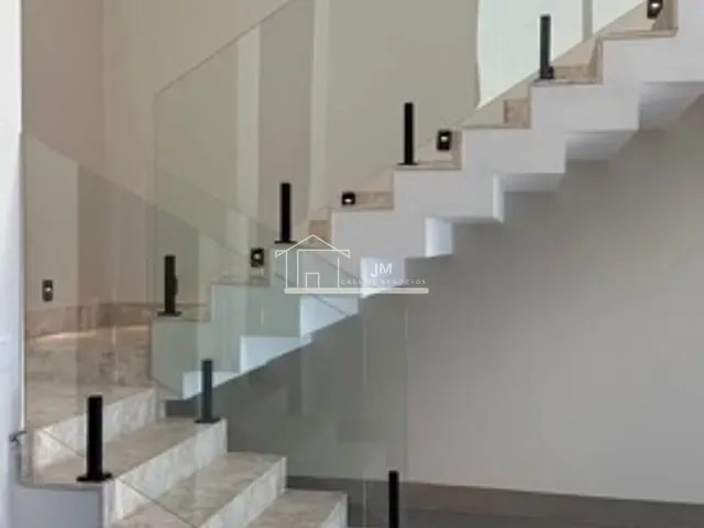 Casa com 479m² 4 quartos e 5 banheiros, à venda, no bairro Granja Marileusa em Uberlândia