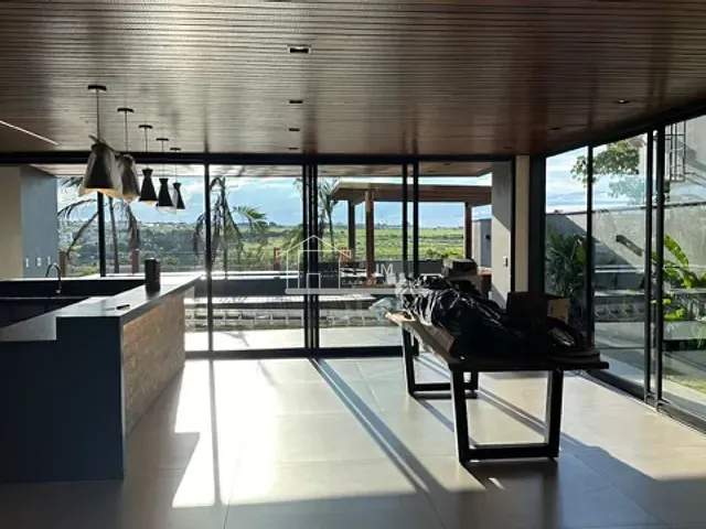Casa com 479m² 4 quartos e 5 banheiros, à venda, no bairro Granja Marileusa em Uberlândia