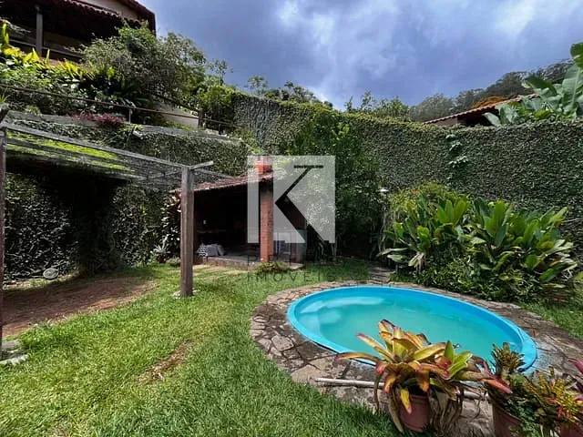 Casa 4 quartos e 3 banheiros, para alugar, no bairro Golfe em Teresópolis