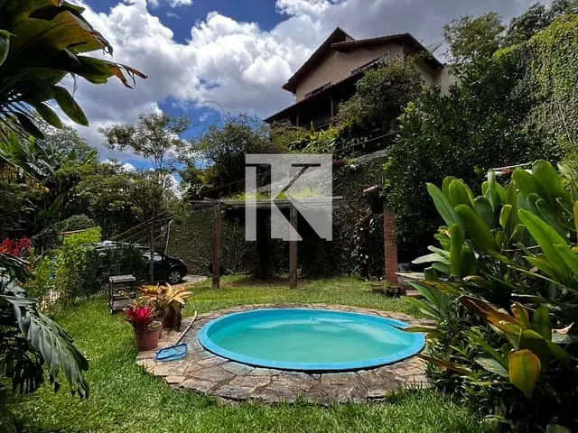 Casa 4 quartos e 3 banheiros, para alugar, no bairro Golfe em Teresópolis