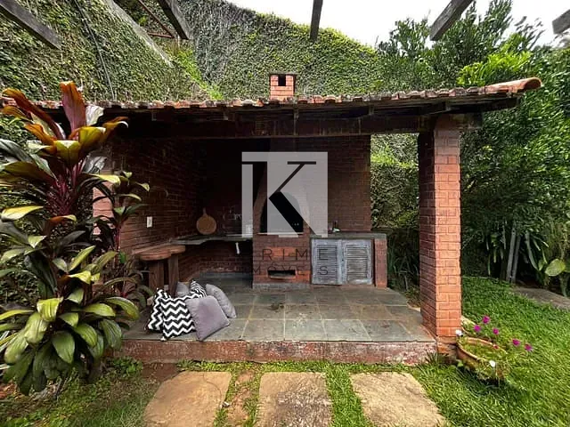 Casa 4 quartos e 3 banheiros, para alugar, no bairro Golfe em Teresópolis