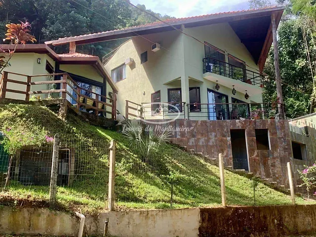 Casa com 428m² 4 quartos e 2 banheiros, à venda, no bairro Côrrego Frio (Penedo) em Itatiaia