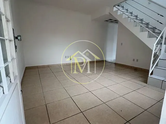 Casa com 200m² 2 quartos e 2 banheiros, à venda, no bairro Jardim Ana Maria em Sorocaba