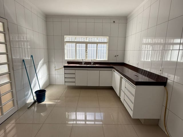 Casa com 320m² 5 quartos e 5 banheiros, à venda, no bairro Jardim Paulista em Franca