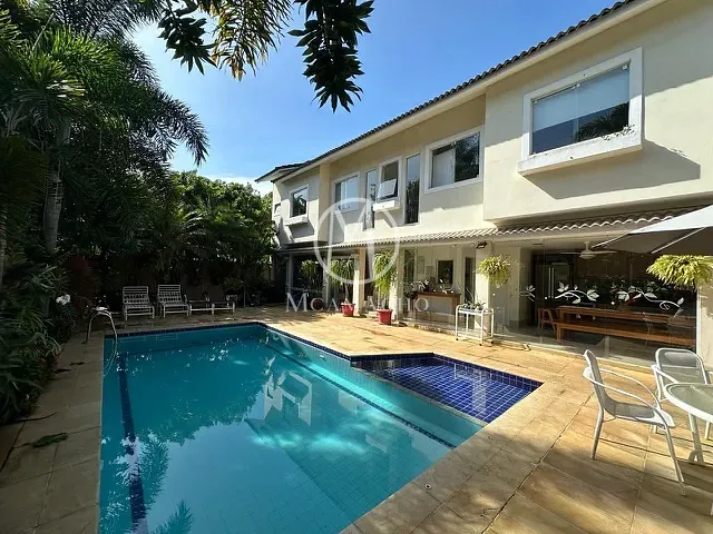Casa com 600m² 6 quartos e 6 banheiros, à venda, no bairro Barra da Tijuca em Rio de Janeiro