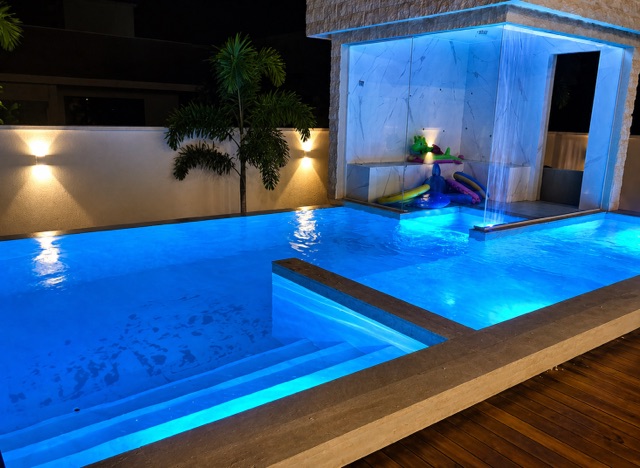 Casa com 540m² 4 quartos e 5 banheiros, à venda, no bairro Condomínio do Lago 1ª Etapa em Goiânia