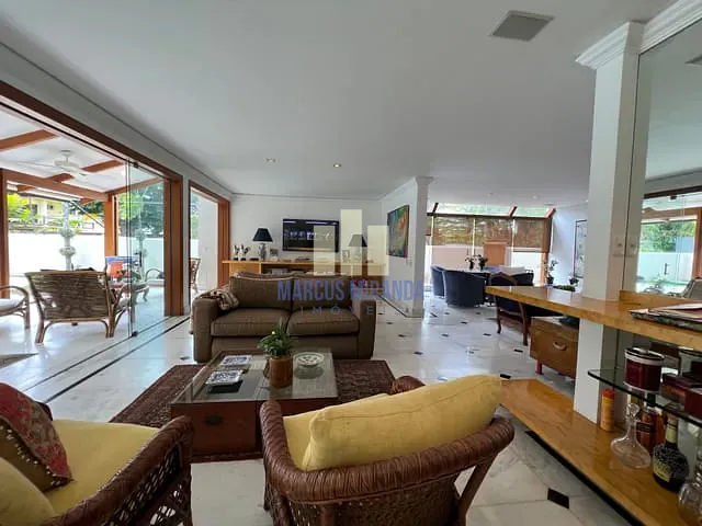 Casa com 700m² 4 quartos e 4 banheiros, à venda, no bairro Barra da Tijuca em Rio de Janeiro