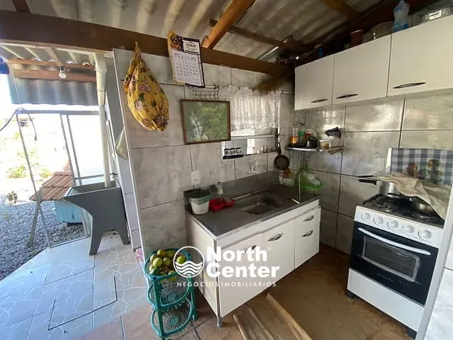 Casa com 240m² 2 quartos e 2 banheiros, à venda, no bairro Costeira em Balneário Barra do Sul