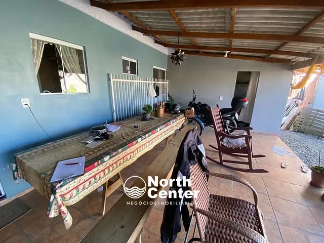 Casa com 240m² 2 quartos e 2 banheiros, à venda, no bairro Costeira em Balneário Barra do Sul
