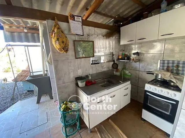 Casa com 240m² 2 quartos e 2 banheiros, à venda, no bairro Costeira em Balneário Barra do Sul