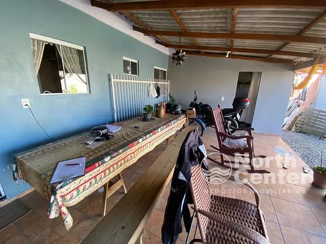 Casa com 240m² 2 quartos e 2 banheiros, à venda, no bairro Costeira em Balneário Barra do Sul