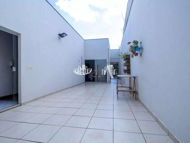 Casa com 200m² 3 quartos e 2 banheiros, à venda, no bairro Jardim Alto do Cafezal em Londrina