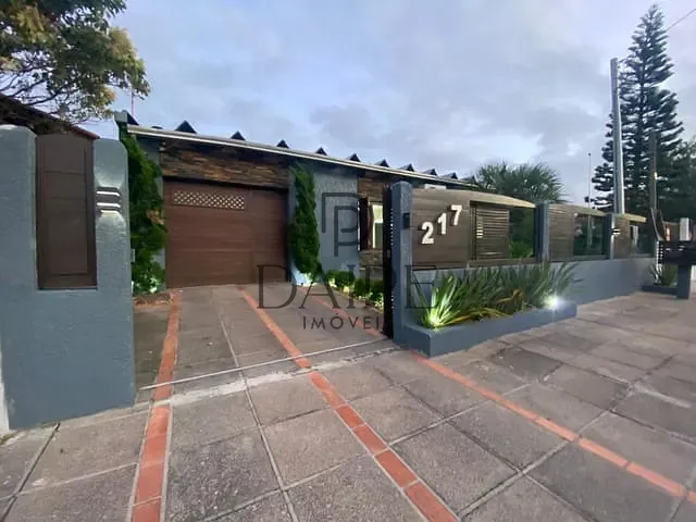 Casa com 300m² 2 quartos e 1 banheiro, à venda, no bairro Araça em Capão da Canoa