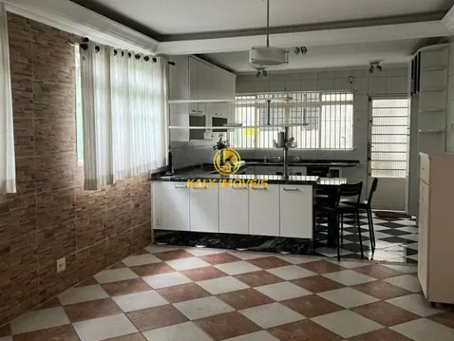 Casa 5 quartos e 6 banheiros, à venda, no bairro Quarta Parada em São Paulo