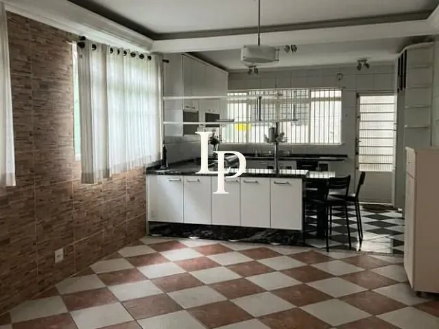 Casa 5 quartos e 6 banheiros, à venda, no bairro Quarta Parada em São Paulo
