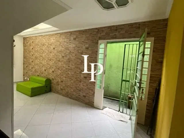Casa 5 quartos e 6 banheiros, à venda, no bairro Quarta Parada em São Paulo