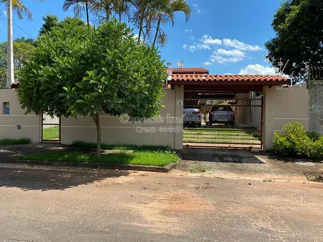 Casa com 540m² 3 quartos e 2 banheiros, à venda ou para alugar, no bairro Loteamento São Pedro em Jaguariúna