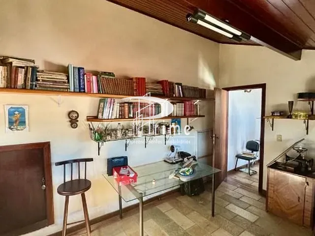 Casa com 750m² 4 quartos e 6 banheiros, à venda, no bairro Piratininga em Niterói