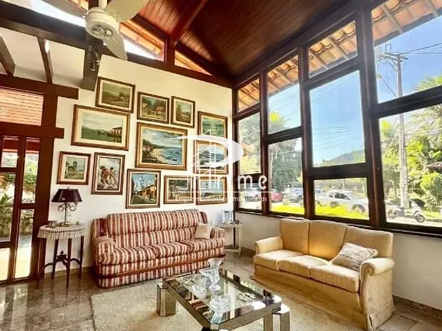 Casa com 750m² 4 quartos e 6 banheiros, à venda, no bairro Piratininga em Niterói