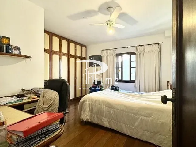 Casa com 750m² 4 quartos e 6 banheiros, à venda, no bairro Piratininga em Niterói