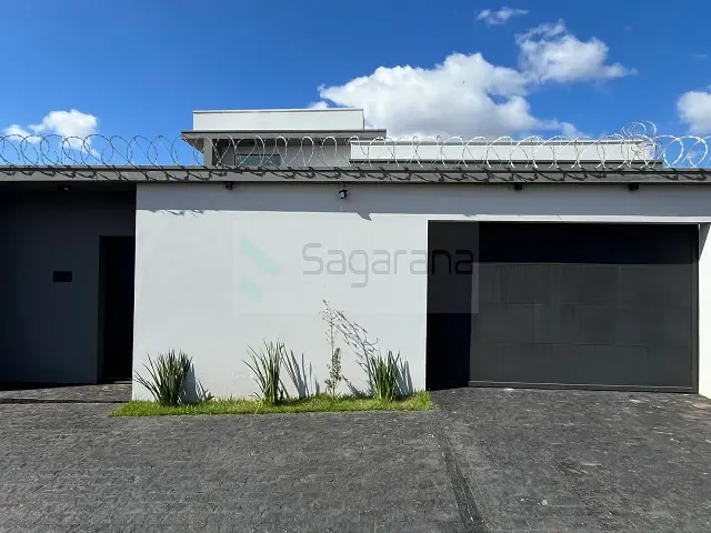 Casa 3 quartos e 3 banheiros, à venda, no bairro Morada do Sol em Patrocínio