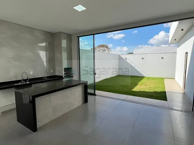 Casa 3 quartos e 3 banheiros, à venda, no bairro Morada do Sol em Patrocínio