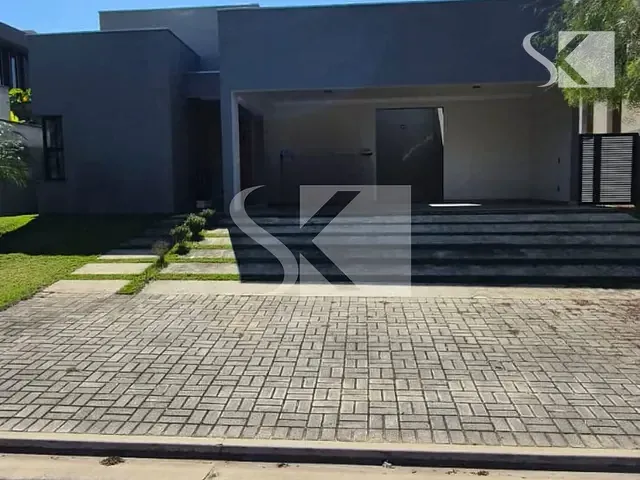 Casa 4 quartos e 2 banheiros, para alugar, no bairro Alphaville Nova Esplanada em Votorantim