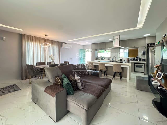 Casa com 220m² 3 quartos e 4 banheiros, à venda, no bairro Nova Niterói em Três Rios
