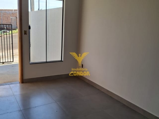 Casa 2 quartos e 1 banheiro, à venda, no bairro Residencial Araucária em Cambé