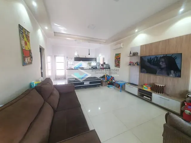 Casa com 360m² 3 quartos e 2 banheiros, à venda, no bairro NOVA JACAREZINHO em Jacarezinho