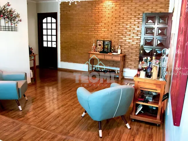 Casa com 450m² 3 quartos e 1 banheiro, à venda, no bairro Jardim Ana Rosa em Taubaté
