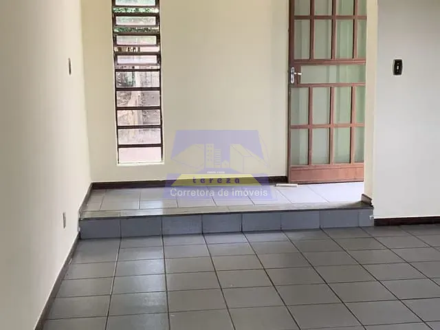 Casa 2 quartos e 1 banheiro, para alugar, no bairro Centro em Itabira