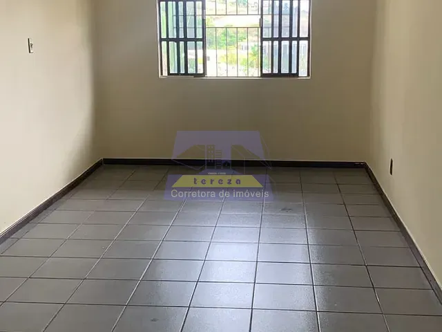 Casa 2 quartos e 1 banheiro, para alugar, no bairro Centro em Itabira